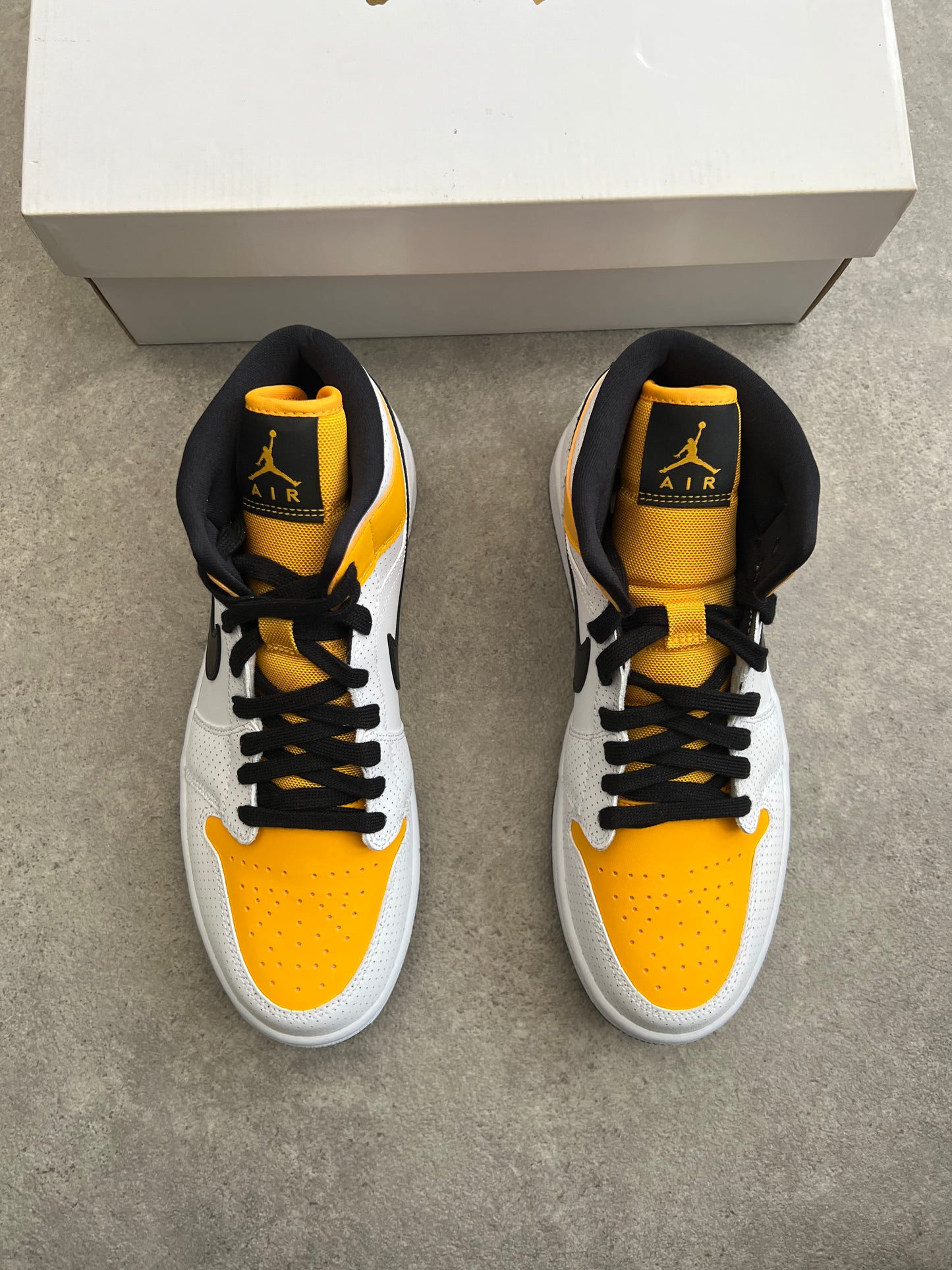 Jordan 1 Mid Laser Orange (W)