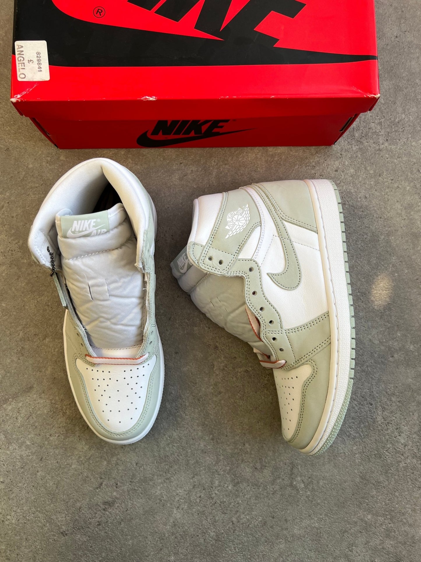 Nike - Jordan 1 High Seafoam (W) - Heat Providers
