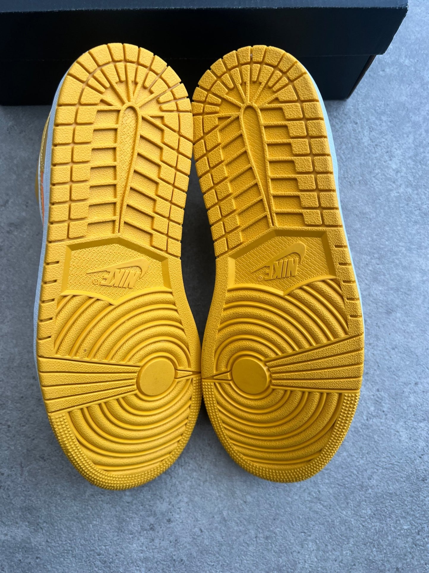 Nike - Jordan 1 Low Pollen - Heat Providers