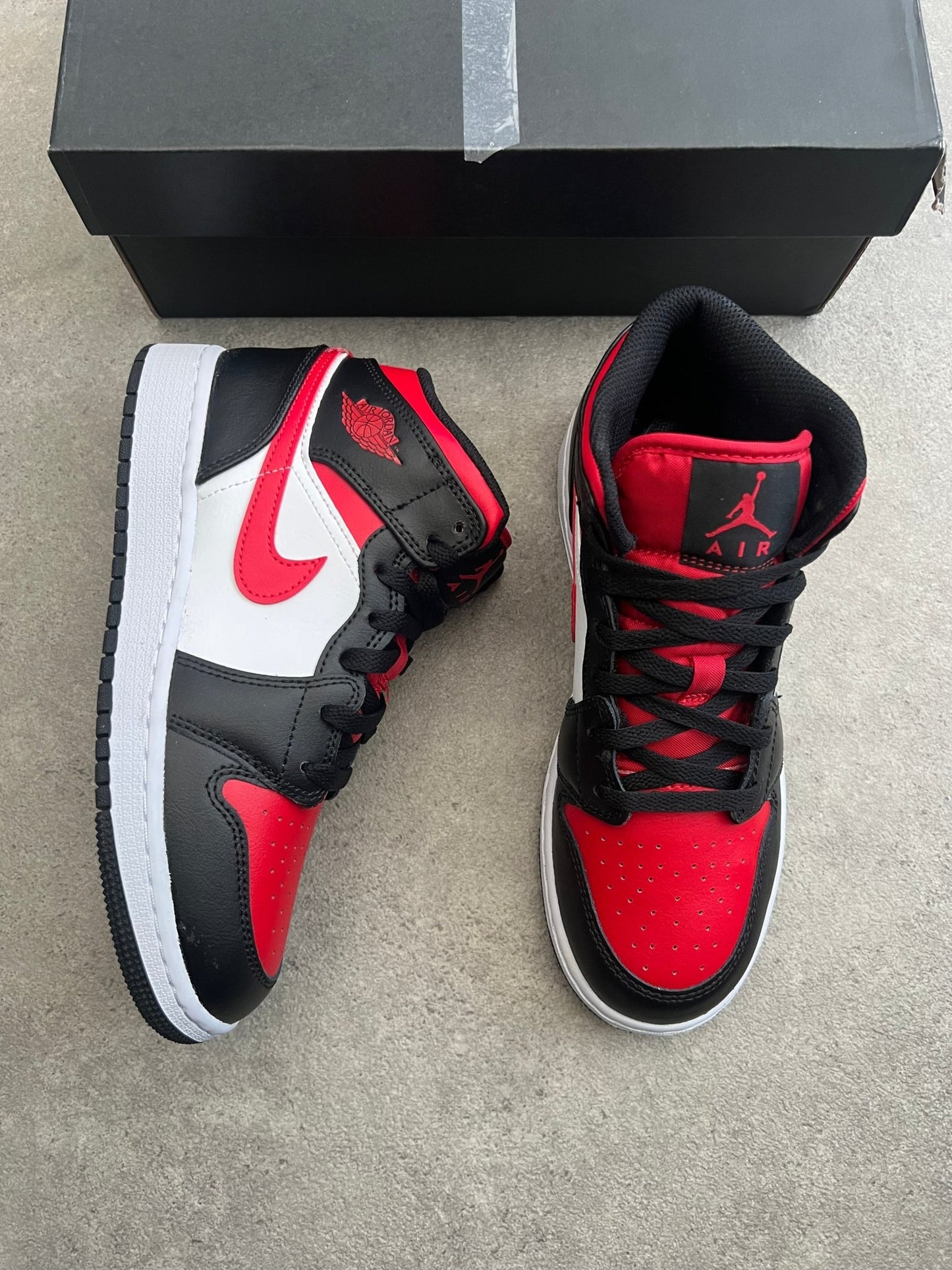 Nike - Jordan 1 Mid Black Fire Red (GS) - Heat Providers