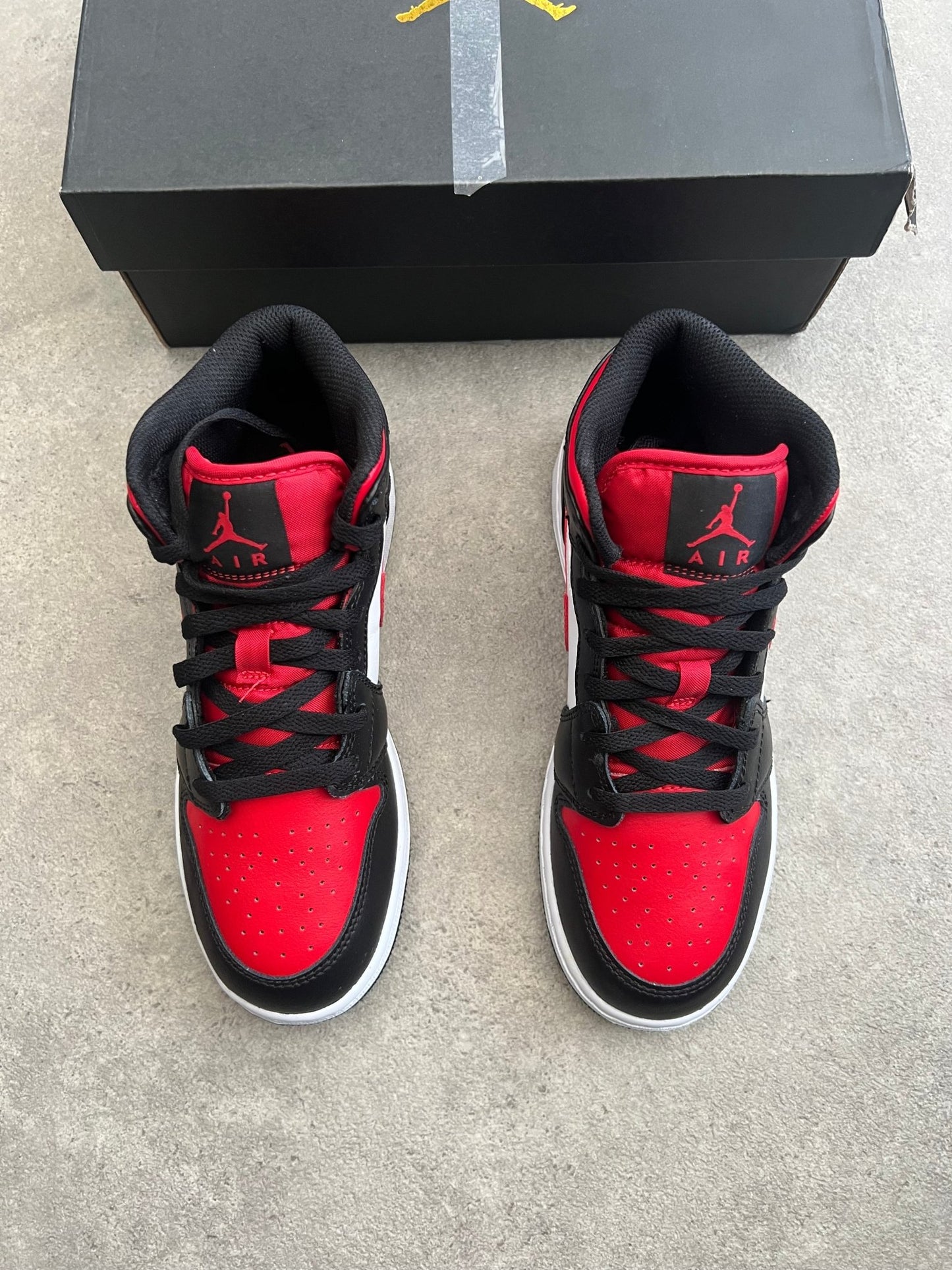 Nike - Jordan 1 Mid Black Fire Red (GS) - Heat Providers