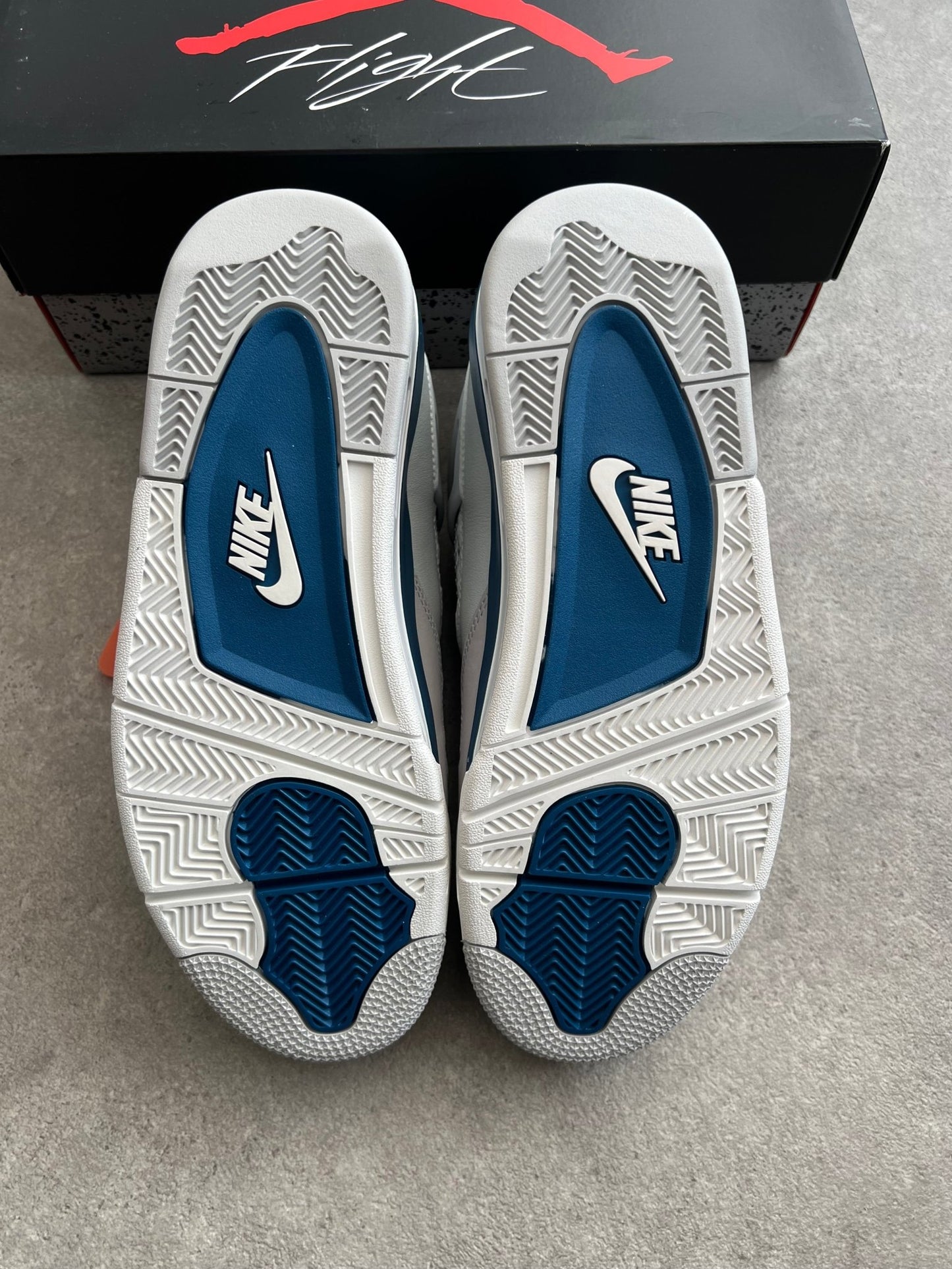 Nike - Jordan 4 Military Blue (2024) - Heat Providers