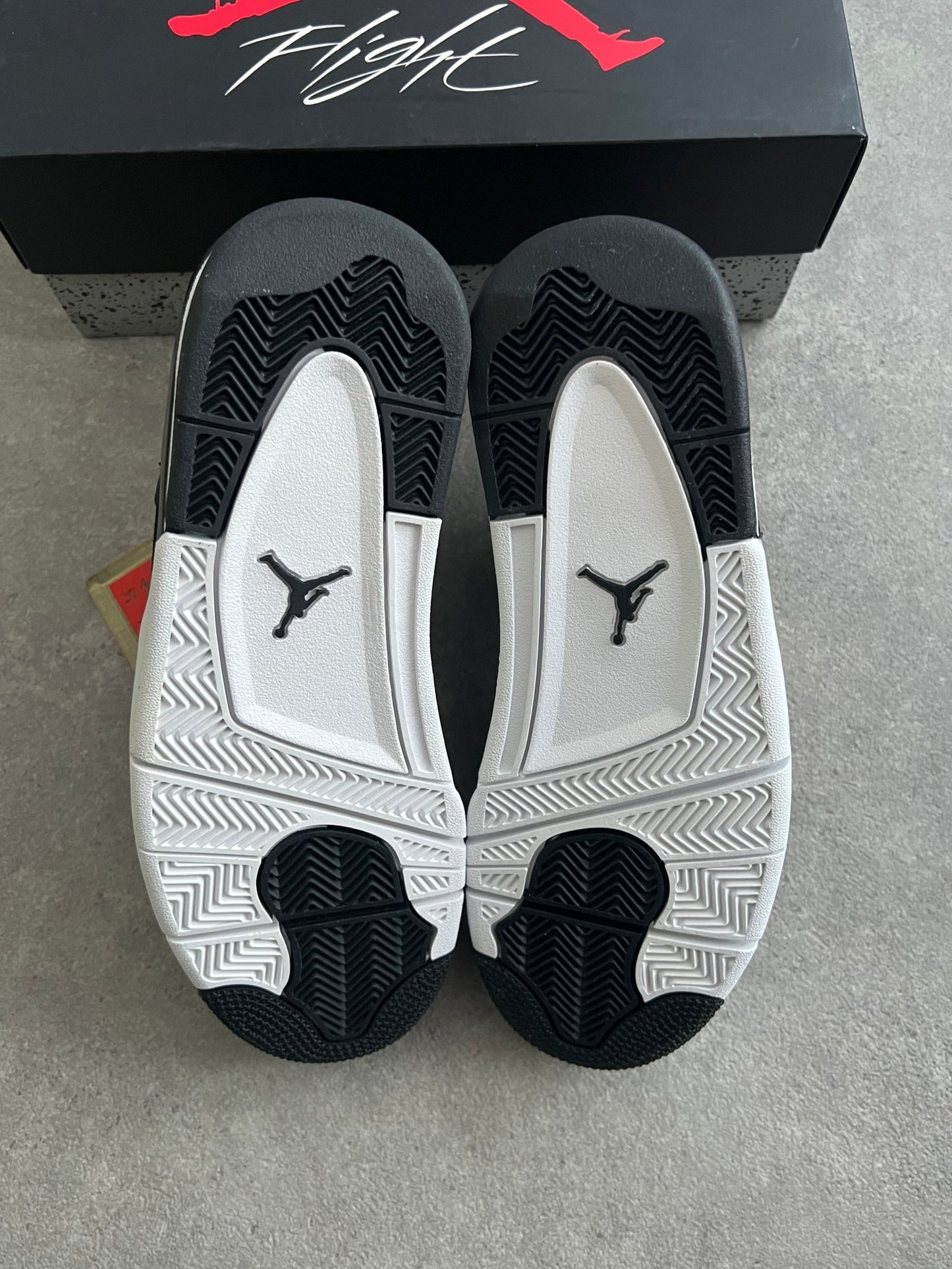 Nike - Jordan 4 Royalty - Heat Providers