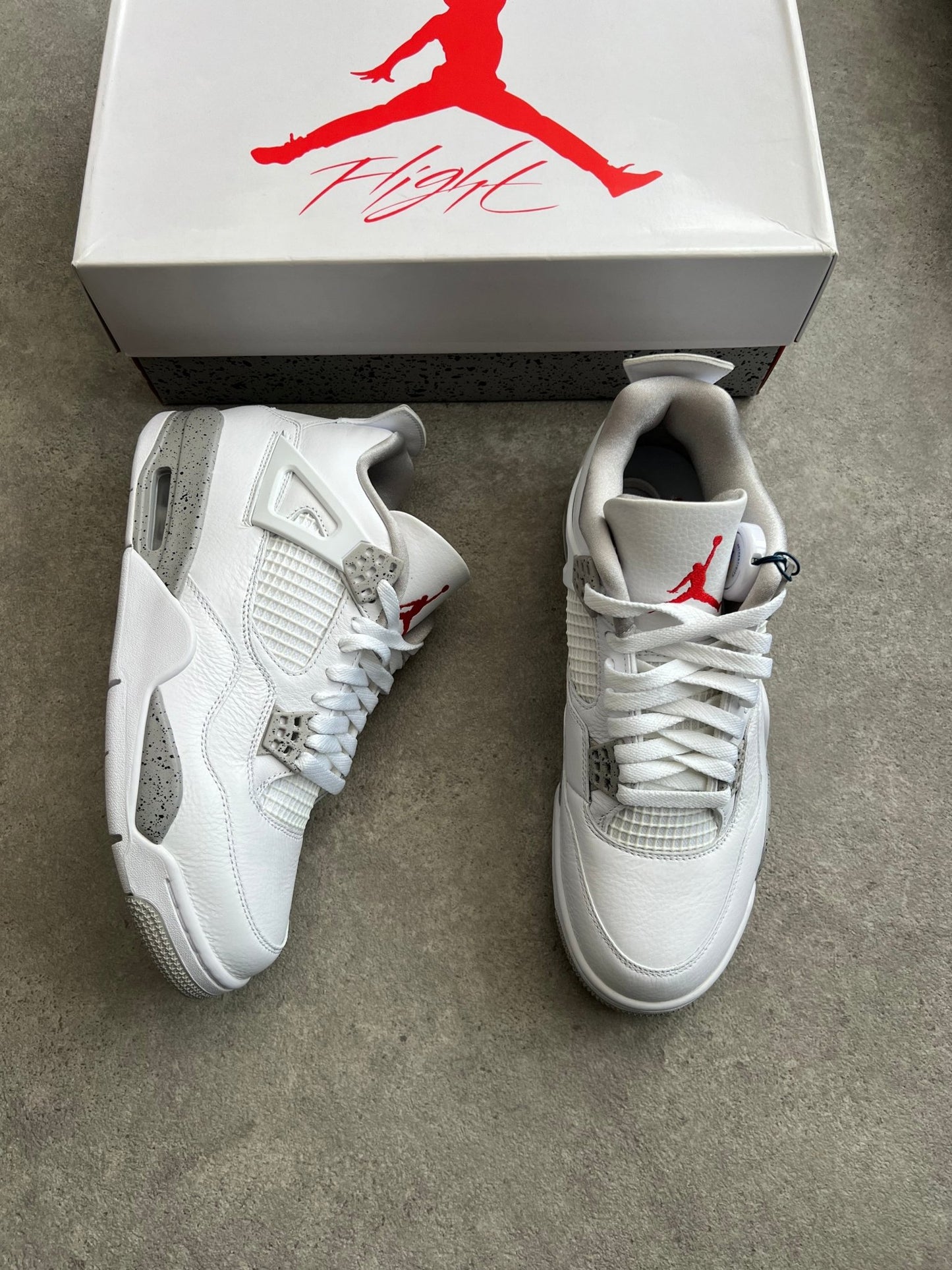 Nike - Jordan 4 White Oreo (2021) - Heat Providers