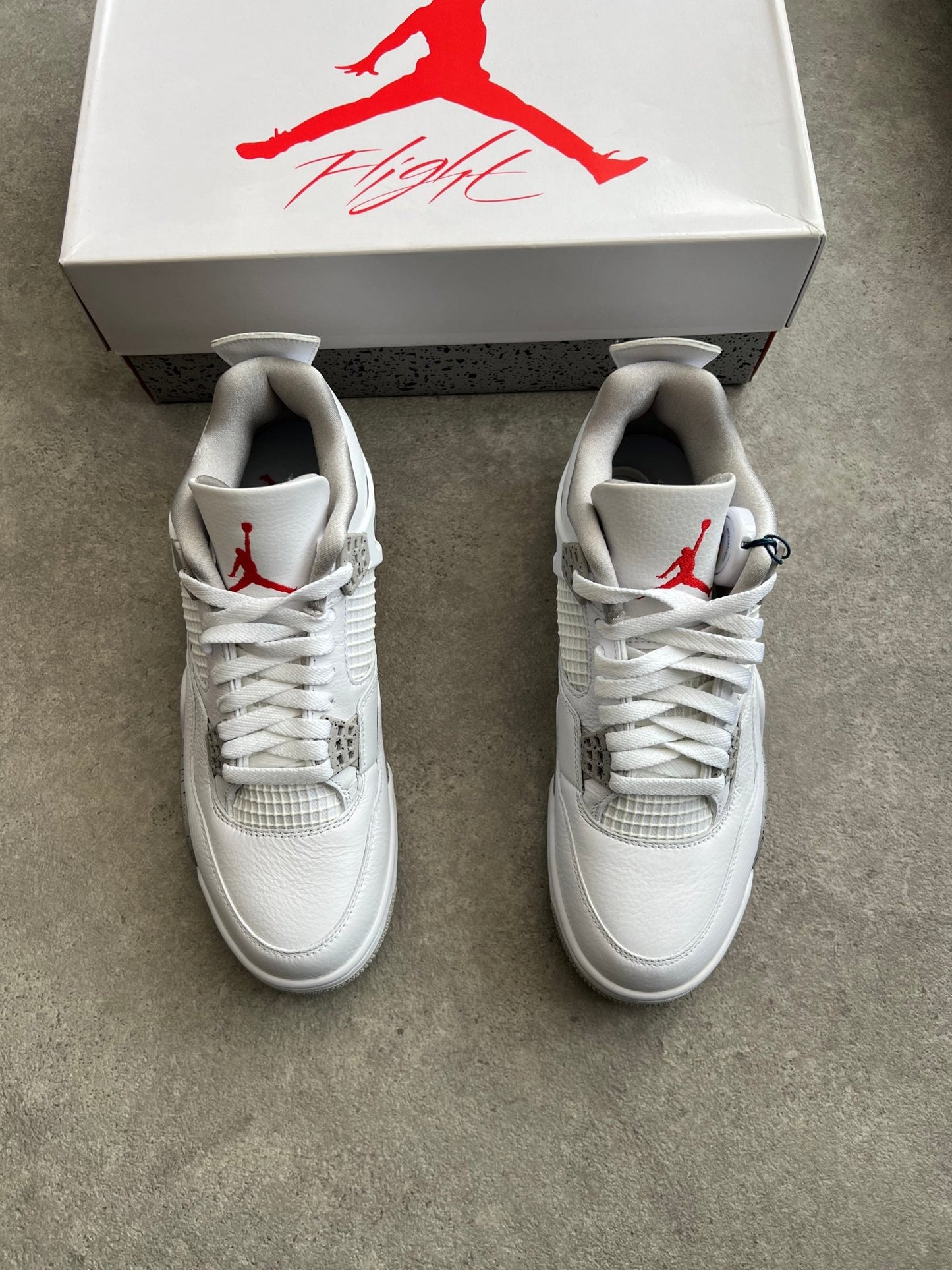 Nike - Jordan 4 White Oreo (2021) - Heat Providers