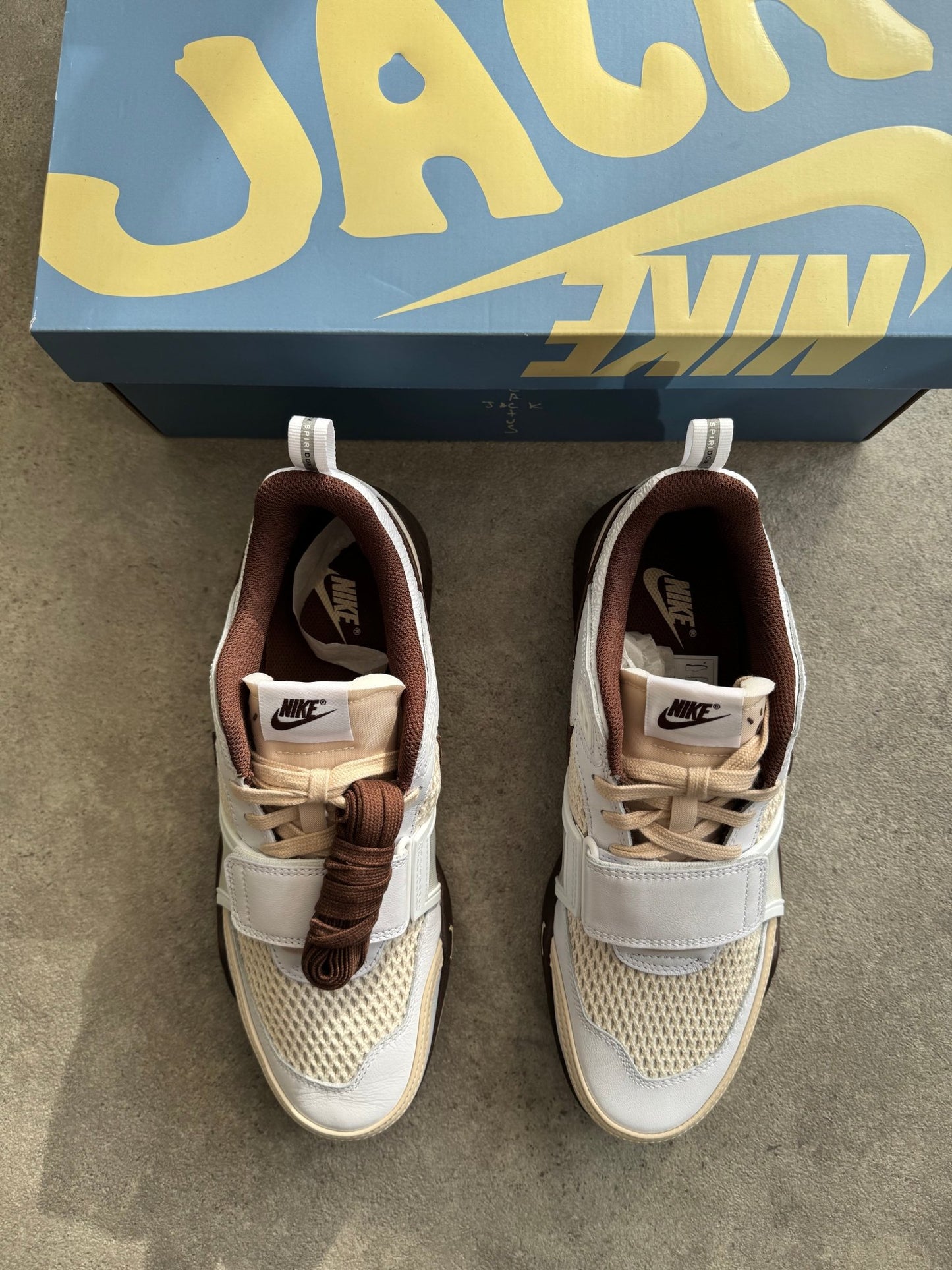 Nike - Zoom Field Jaxx Travis Scott Light Chocolate - Heat Providers
