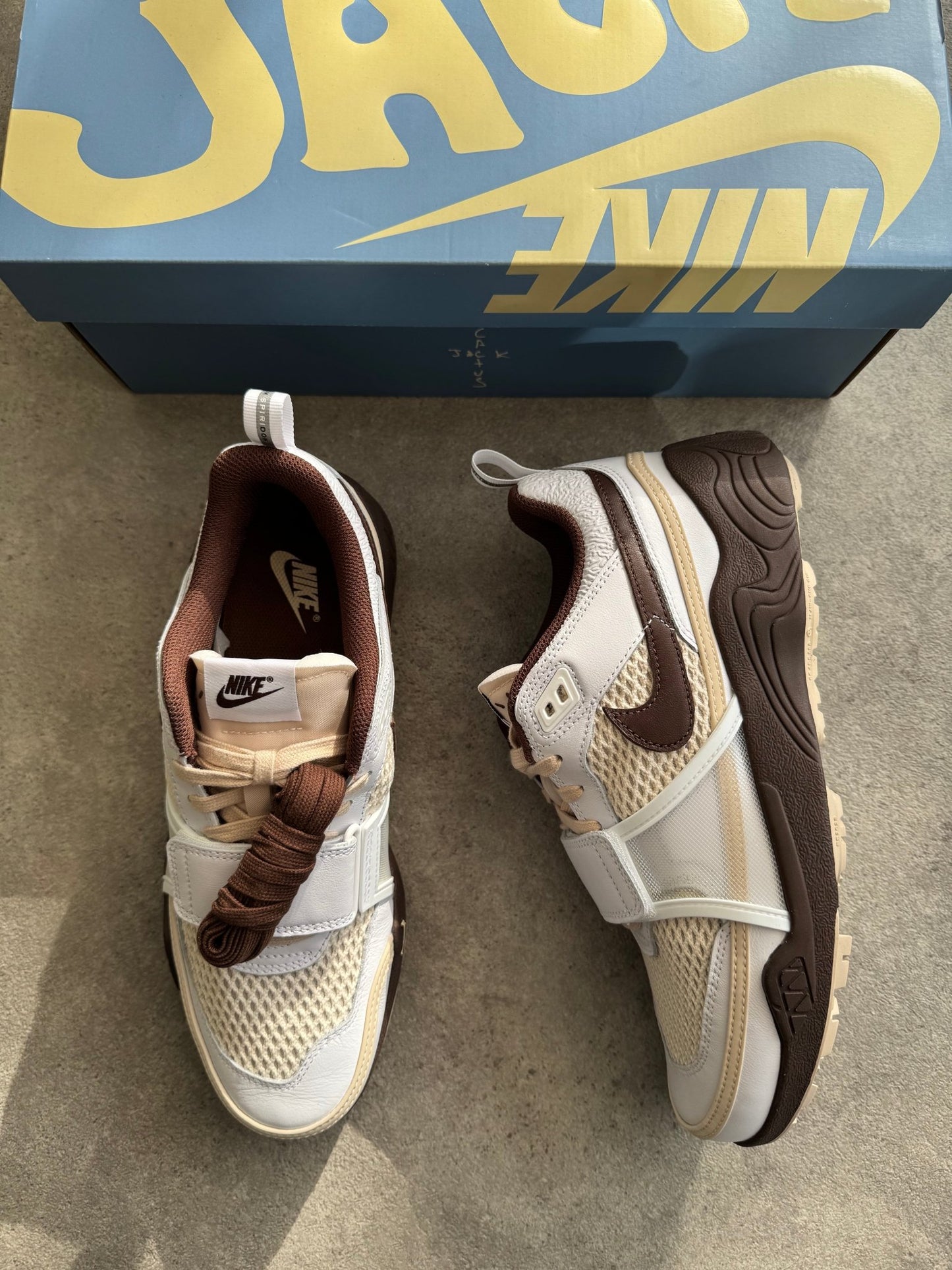Nike - Zoom Field Jaxx Travis Scott Light Chocolate - Heat Providers
