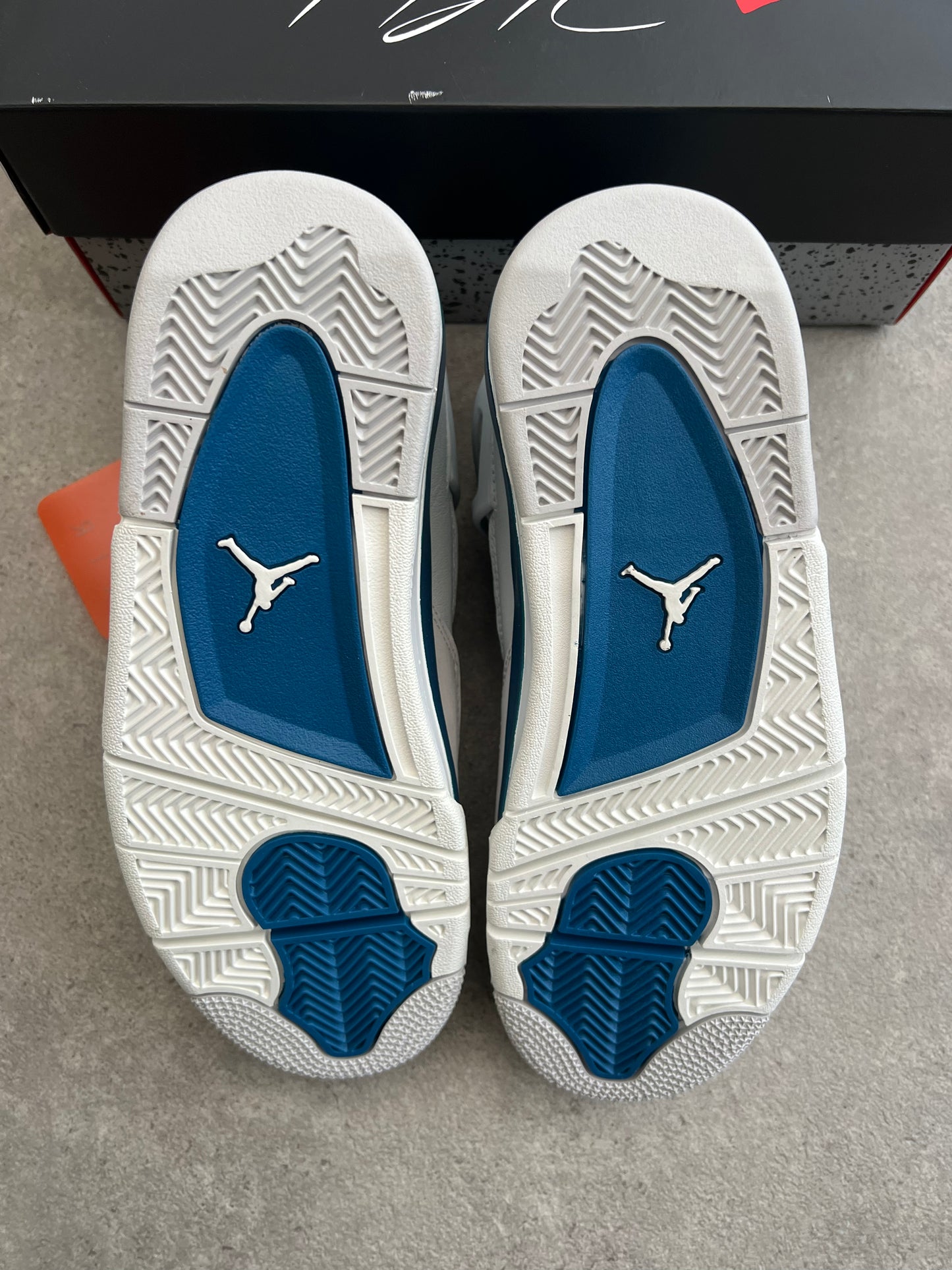 Jordan 4 Military Blue (2024, GS)