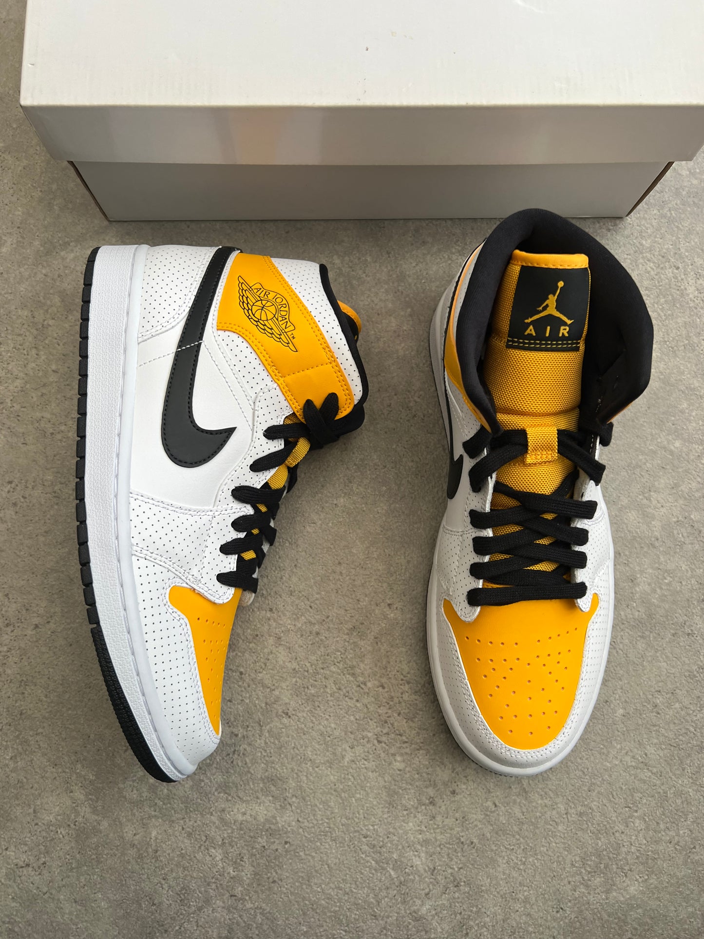 Jordan 1 Mid Laser Orange (W)