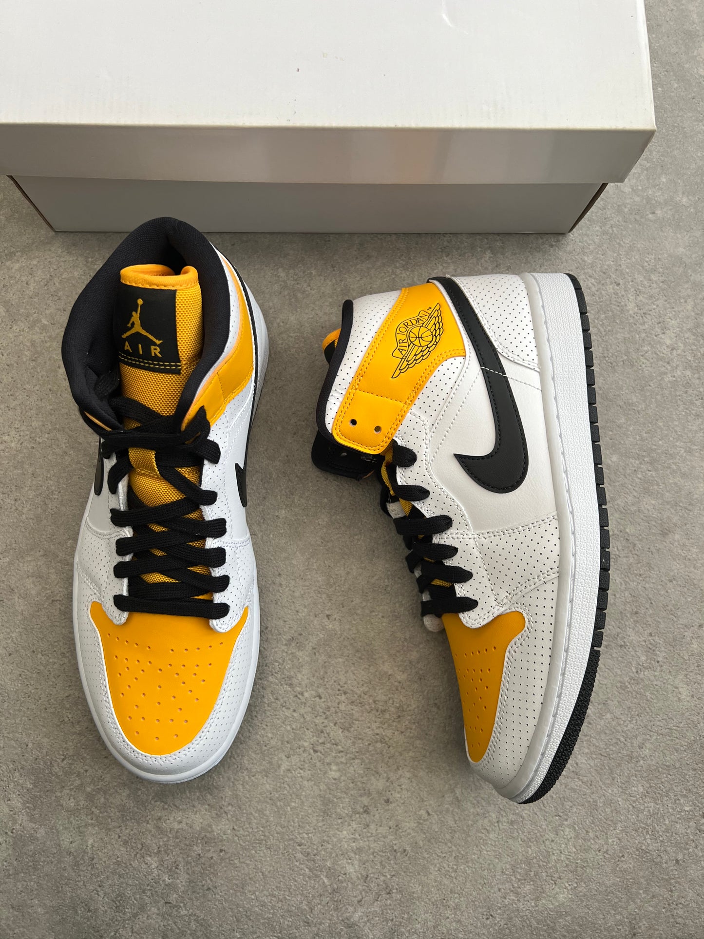 Jordan 1 Mid Laser Orange (W)