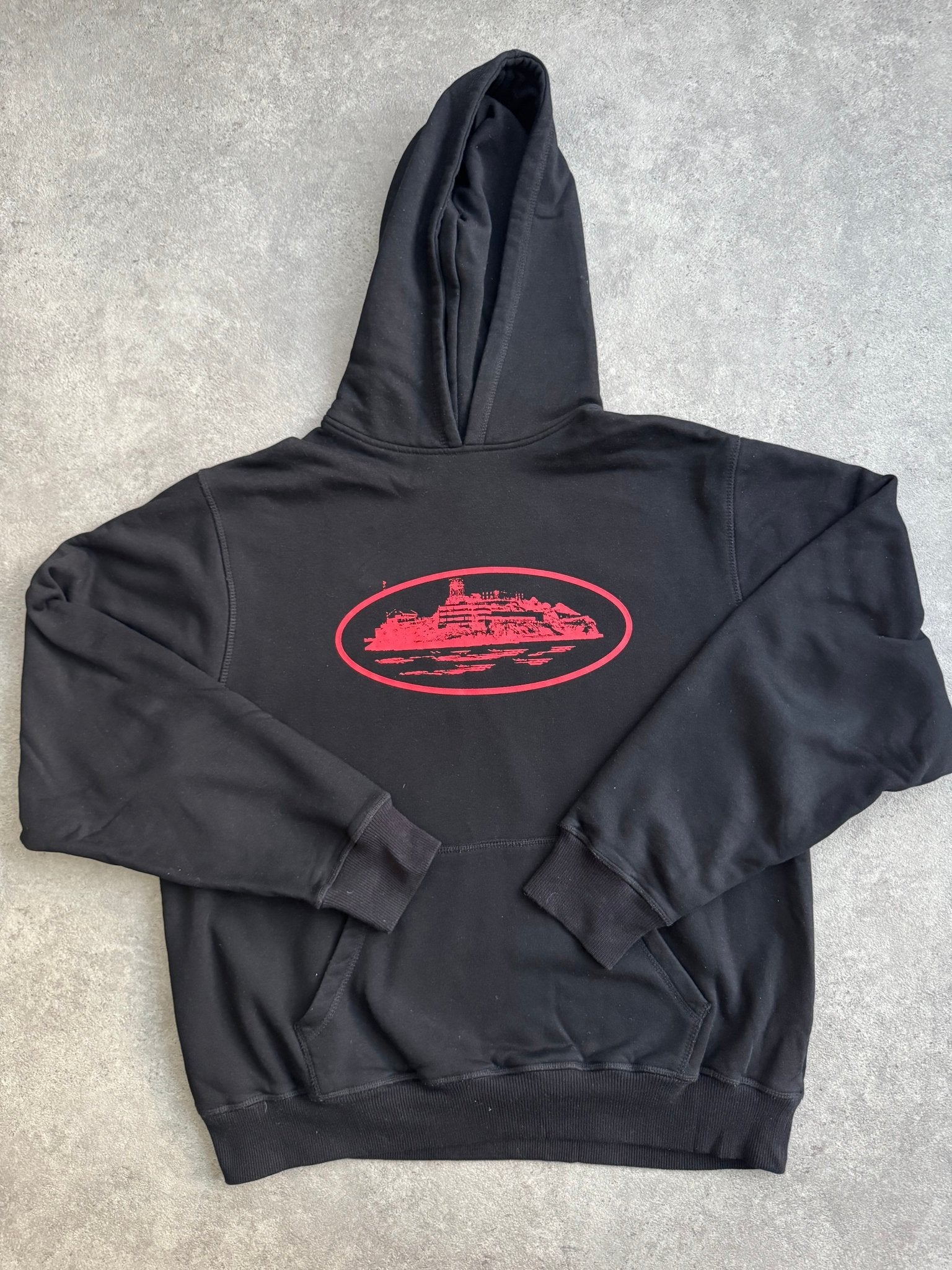 Corteiz - Corteiz Alcatraz Black and Red Hoodie - Pre - Loved - Heat Providers