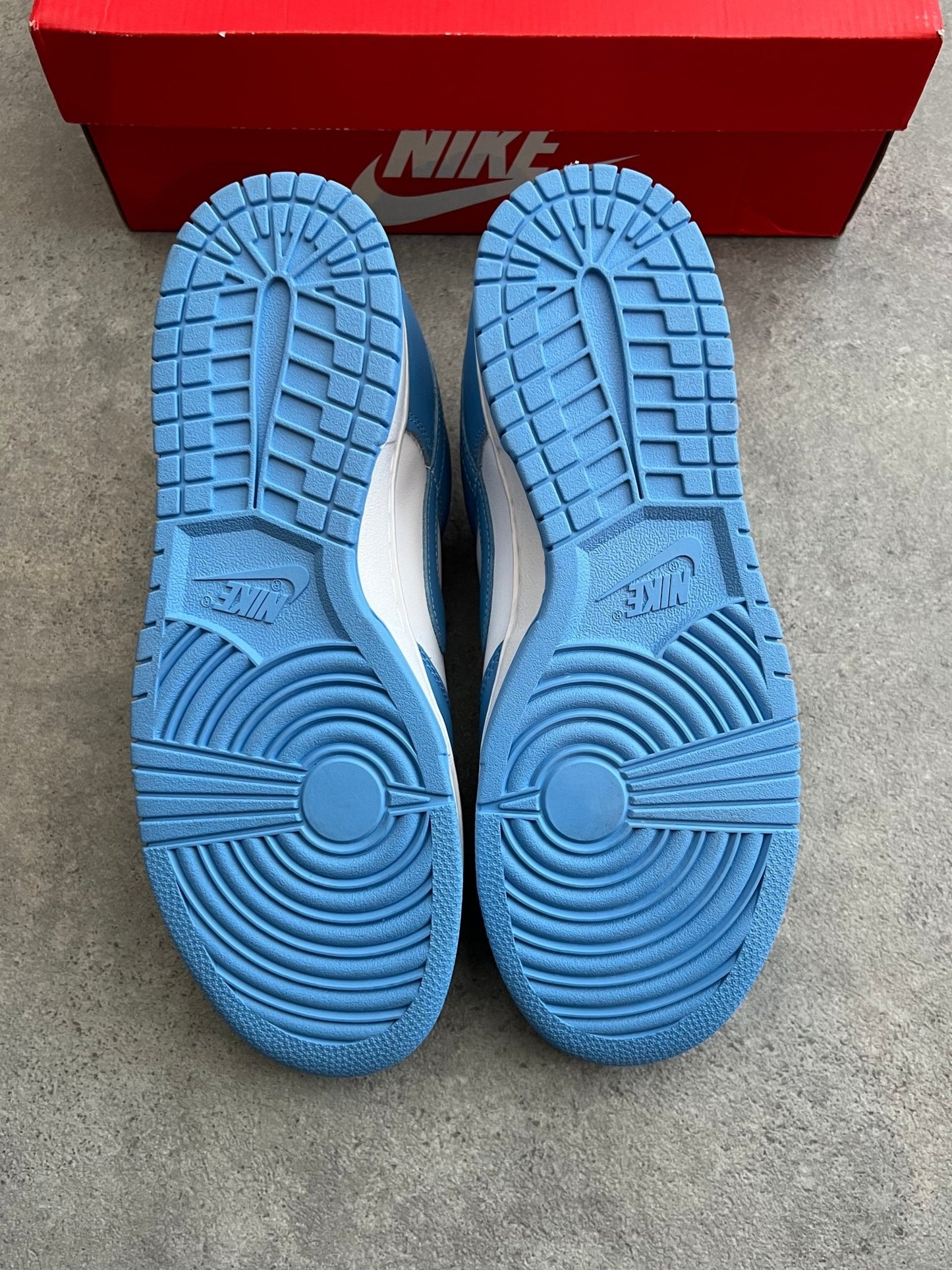 Nike - Dunk Low UNC - Heat Providers