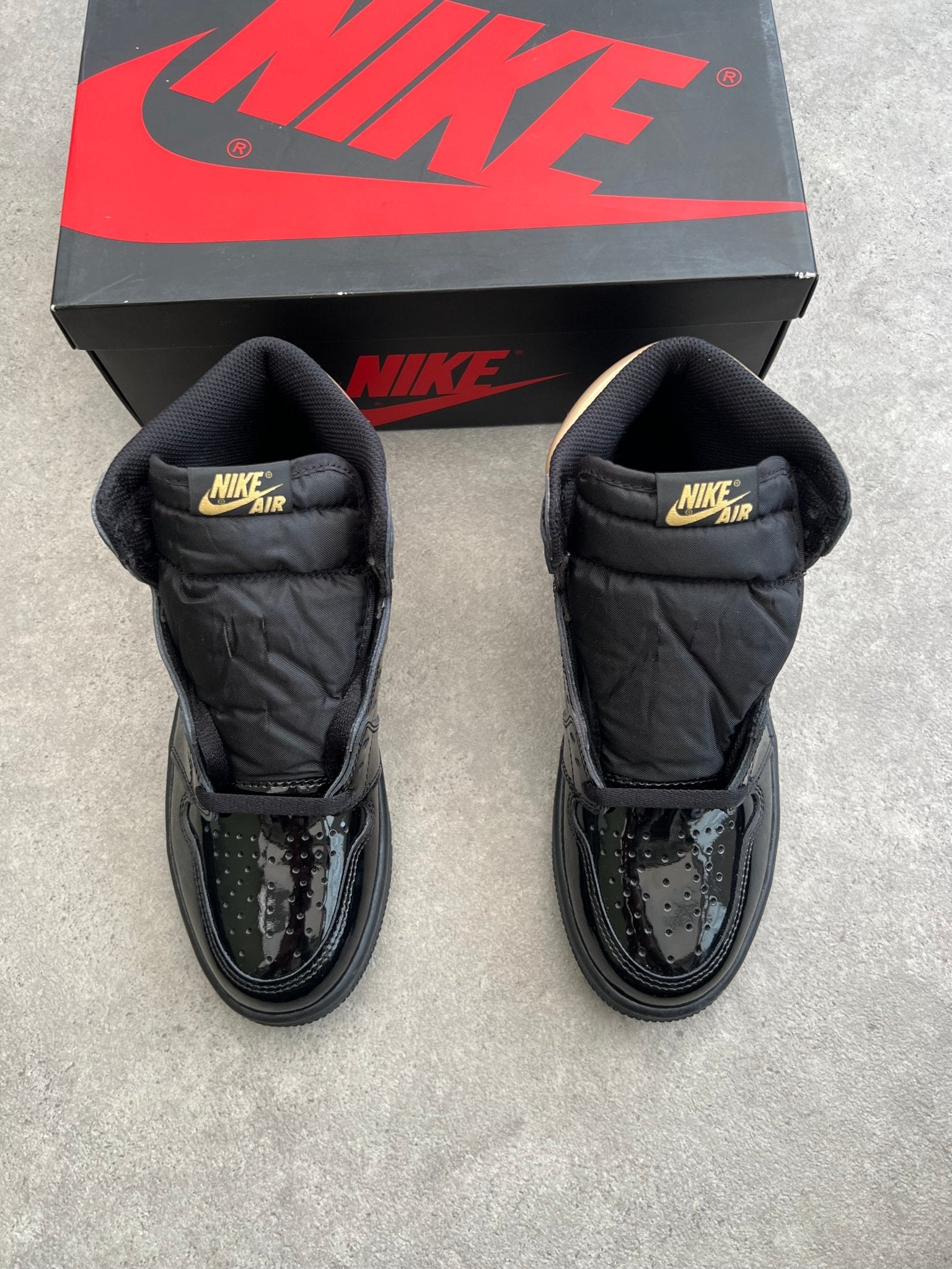 Nike - Jordan 1 High Black Metallic Gold Patent (2020) - Heat Providers