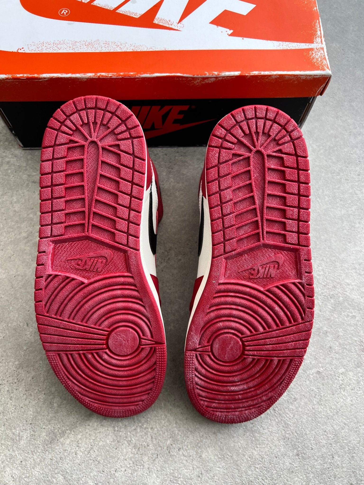 Nike - Jordan 1 High Chicago Lost and Found - Heat Providers