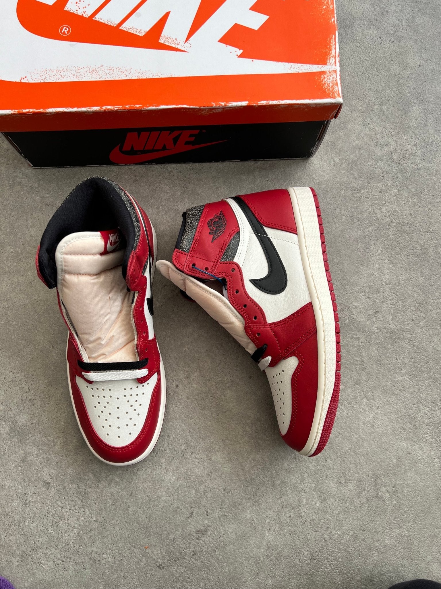 Nike - Jordan 1 High Chicago Lost and Found - Heat Providers