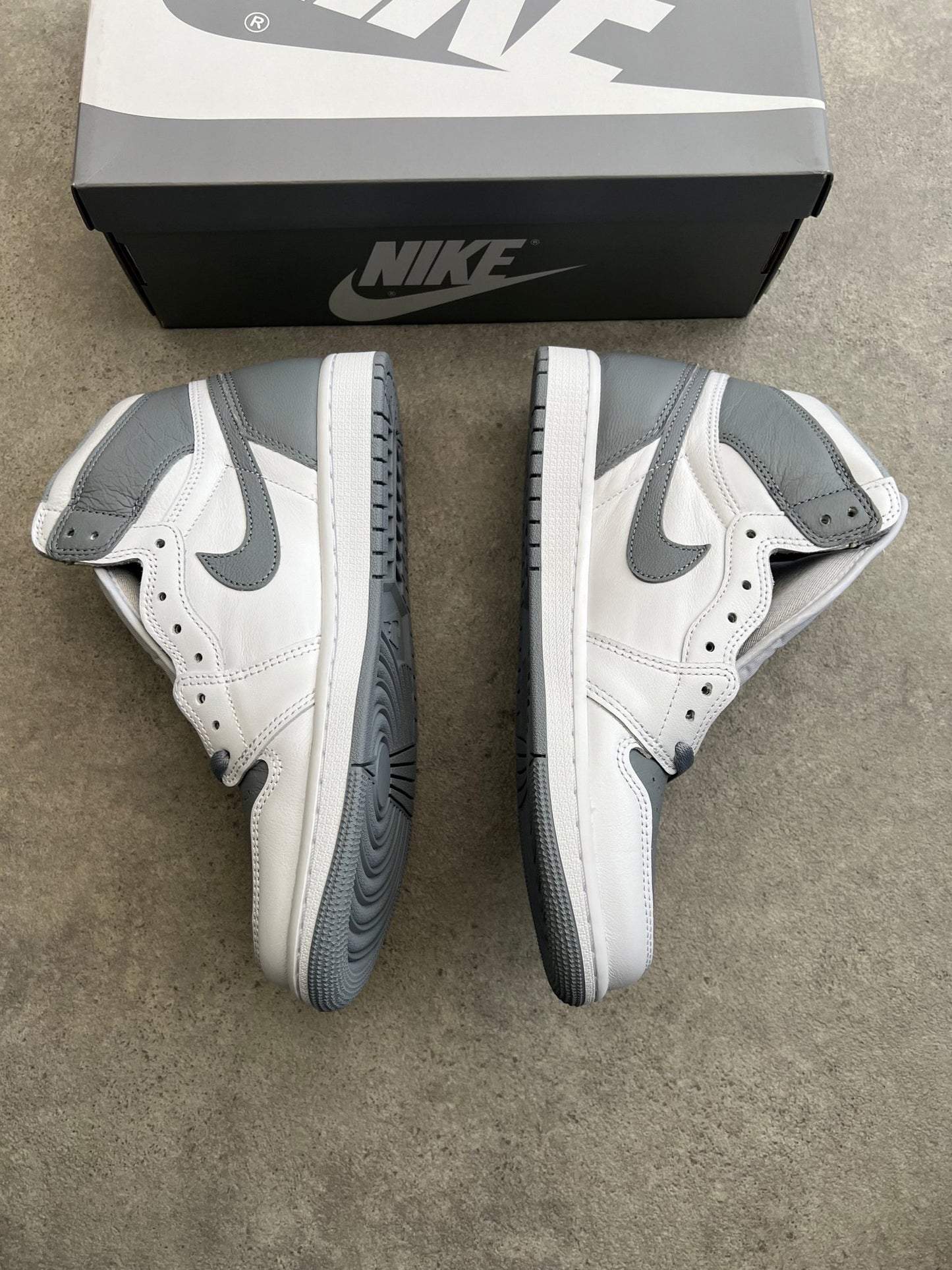 Nike - Jordan 1 High Stealth - Heat Providers