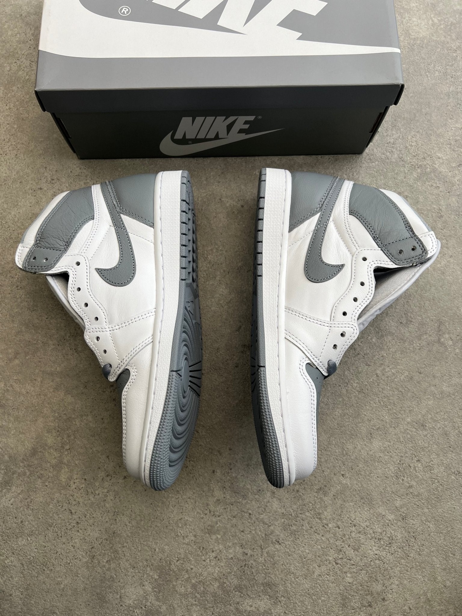 Nike - Jordan 1 High Stealth - Heat Providers