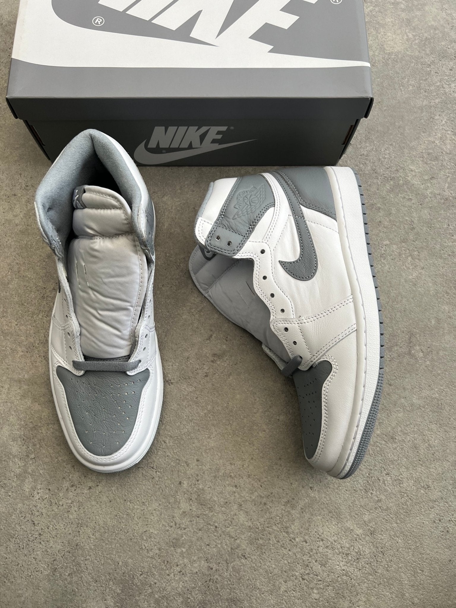 Nike - Jordan 1 High Stealth - Heat Providers