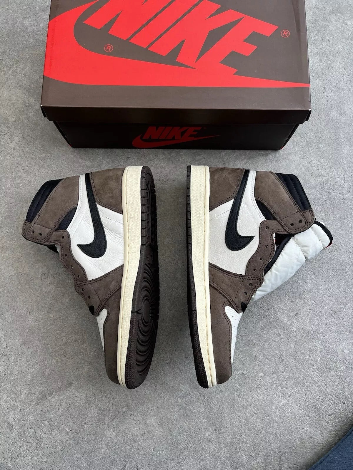 Nike - Jordan 1 High Travis Scott Mocha - Heat Providers