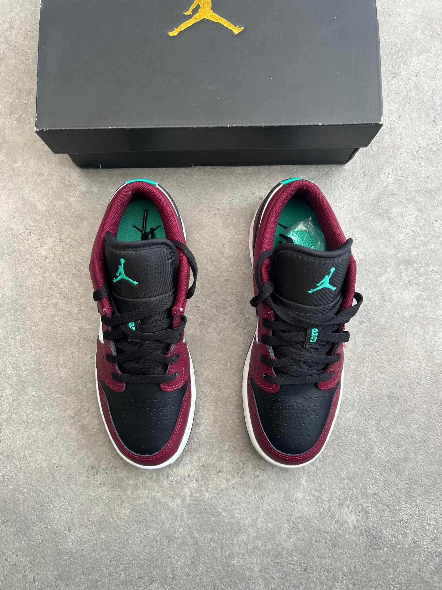 Nike - Jordan 1 Low Beetroot (GS) - Heat Providers