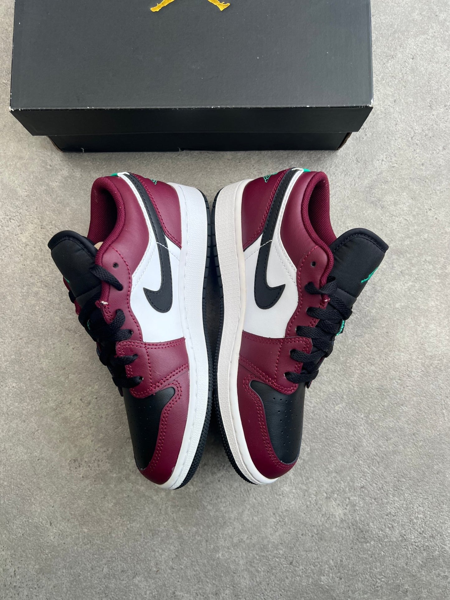 Nike - Jordan 1 Low Beetroot (GS) - Heat Providers