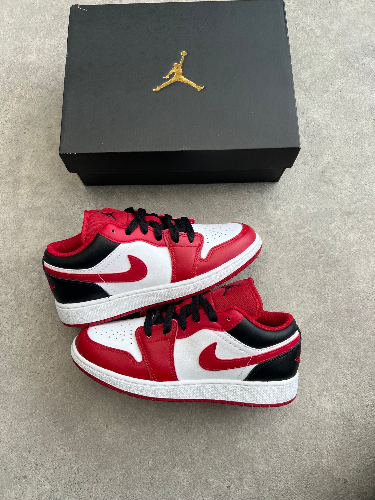 Nike - Jordan 1 Low Bulls (GS) - Heat Providers