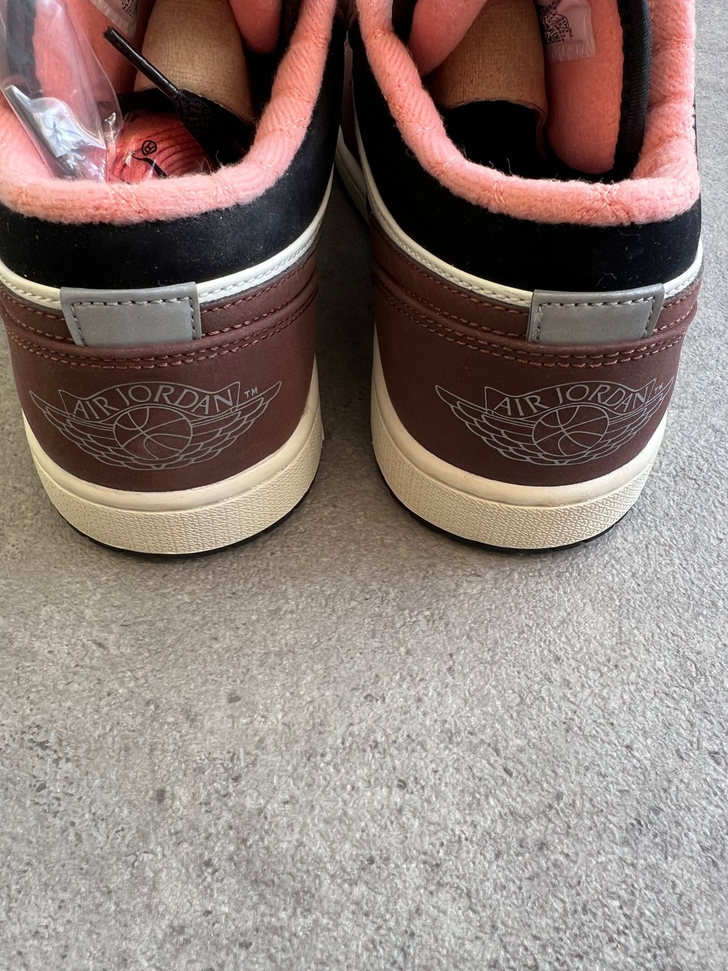 Nike - Jordan 1 Low Mocha - Heat Providers