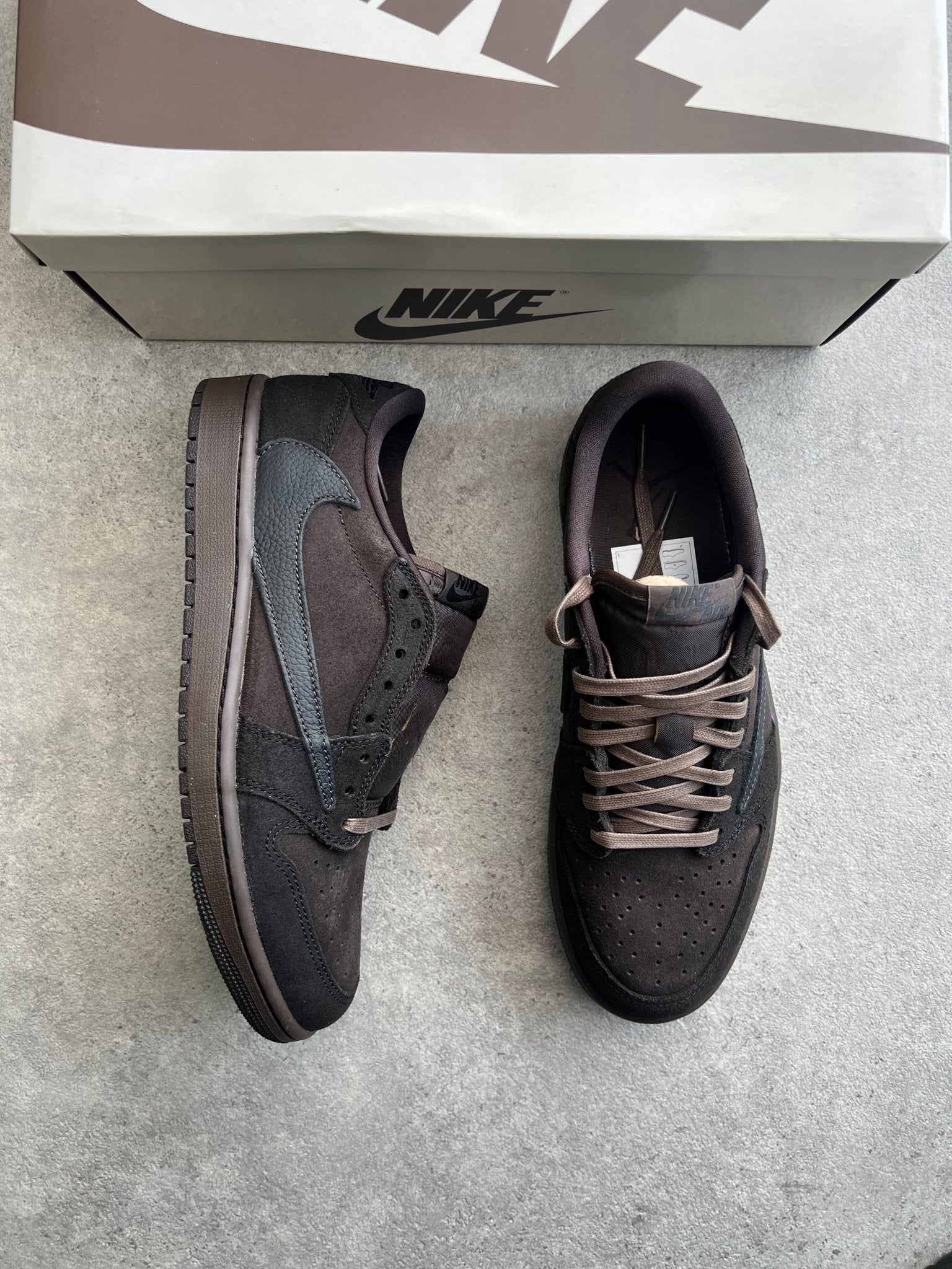 Nike - Jordan 1 Low Travis Scott Velvet Brown - Heat Providers