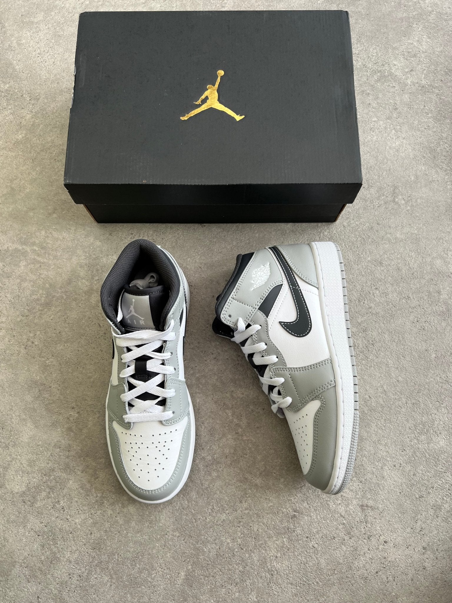 Nike - Jordan 1 Mid Light Smoke Grey (GS) - Heat Providers