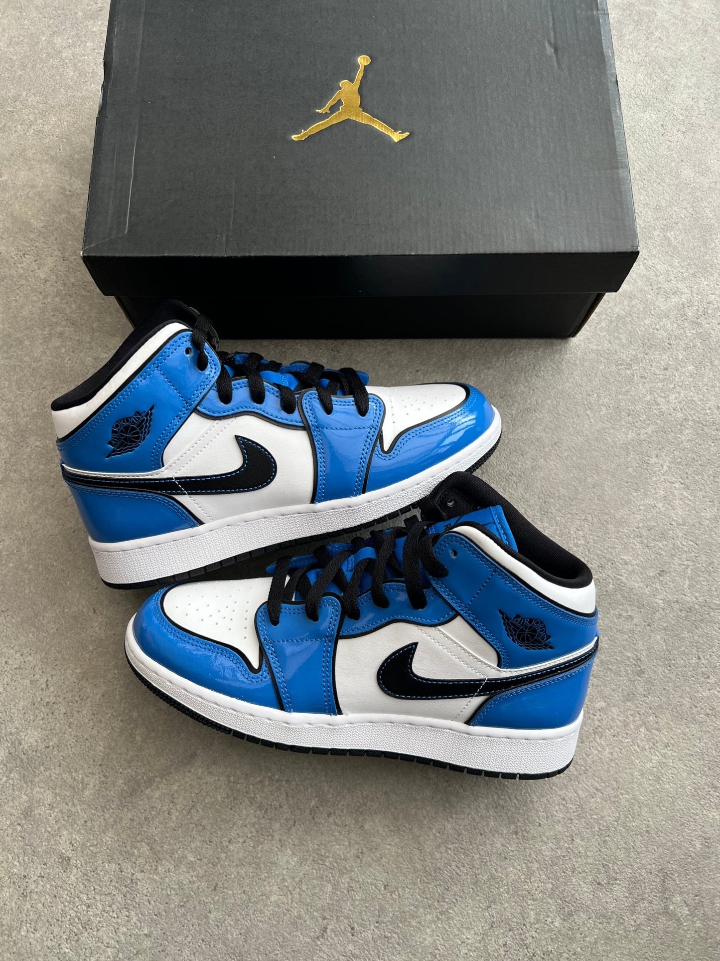 Nike - Jordan 1 Mid Signal Blue (GS) - Heat Providers