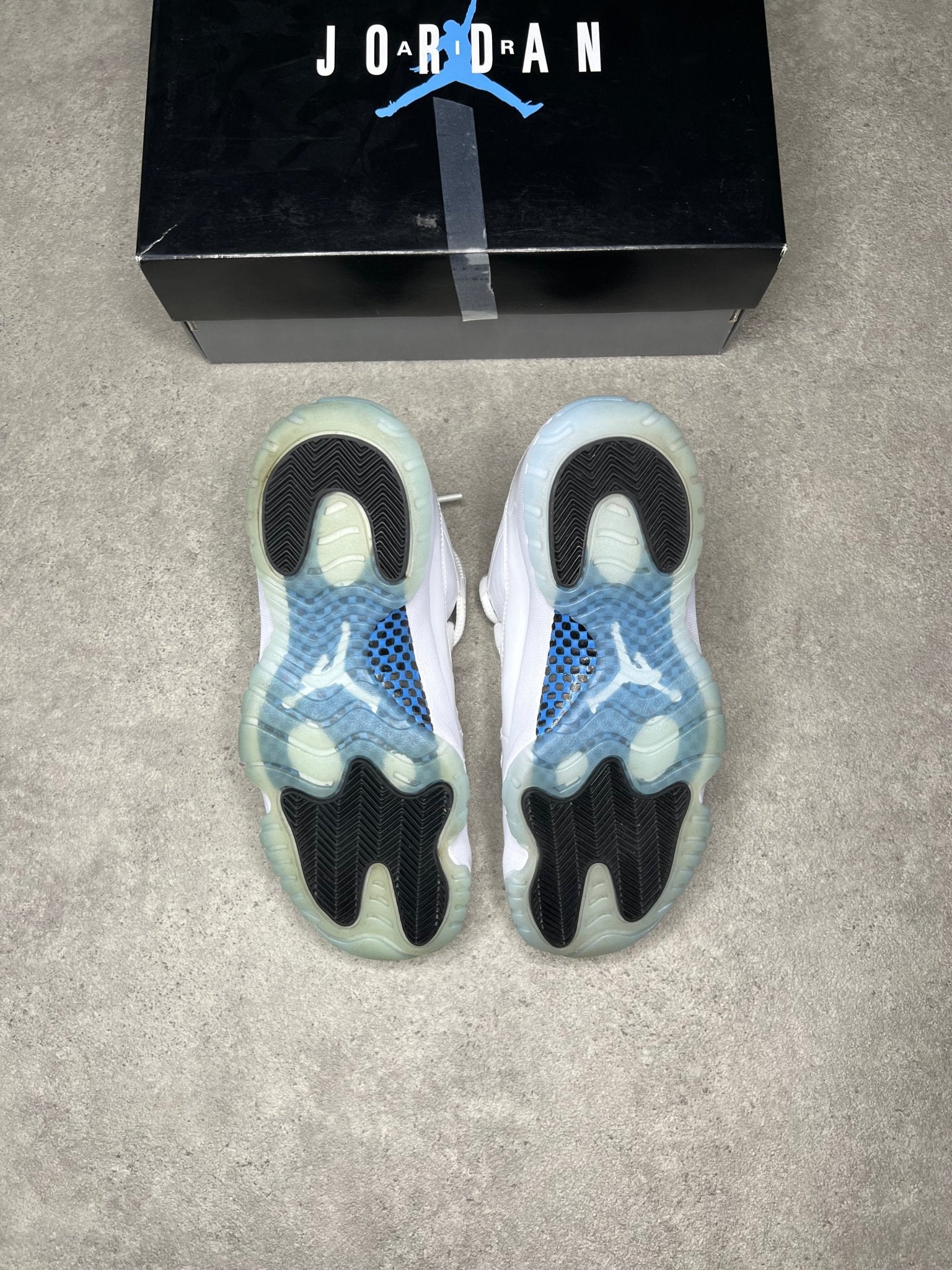 Nike - Jordan 11 Low Legend Blue (Pre - loved) - Heat Providers