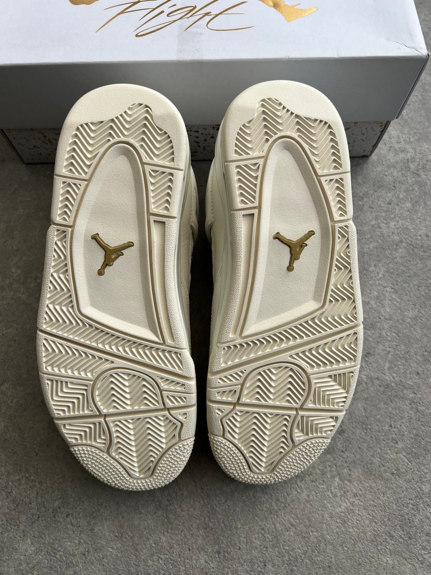 Nike - Jordan 4 Metallic Gold (W) - Heat Providers