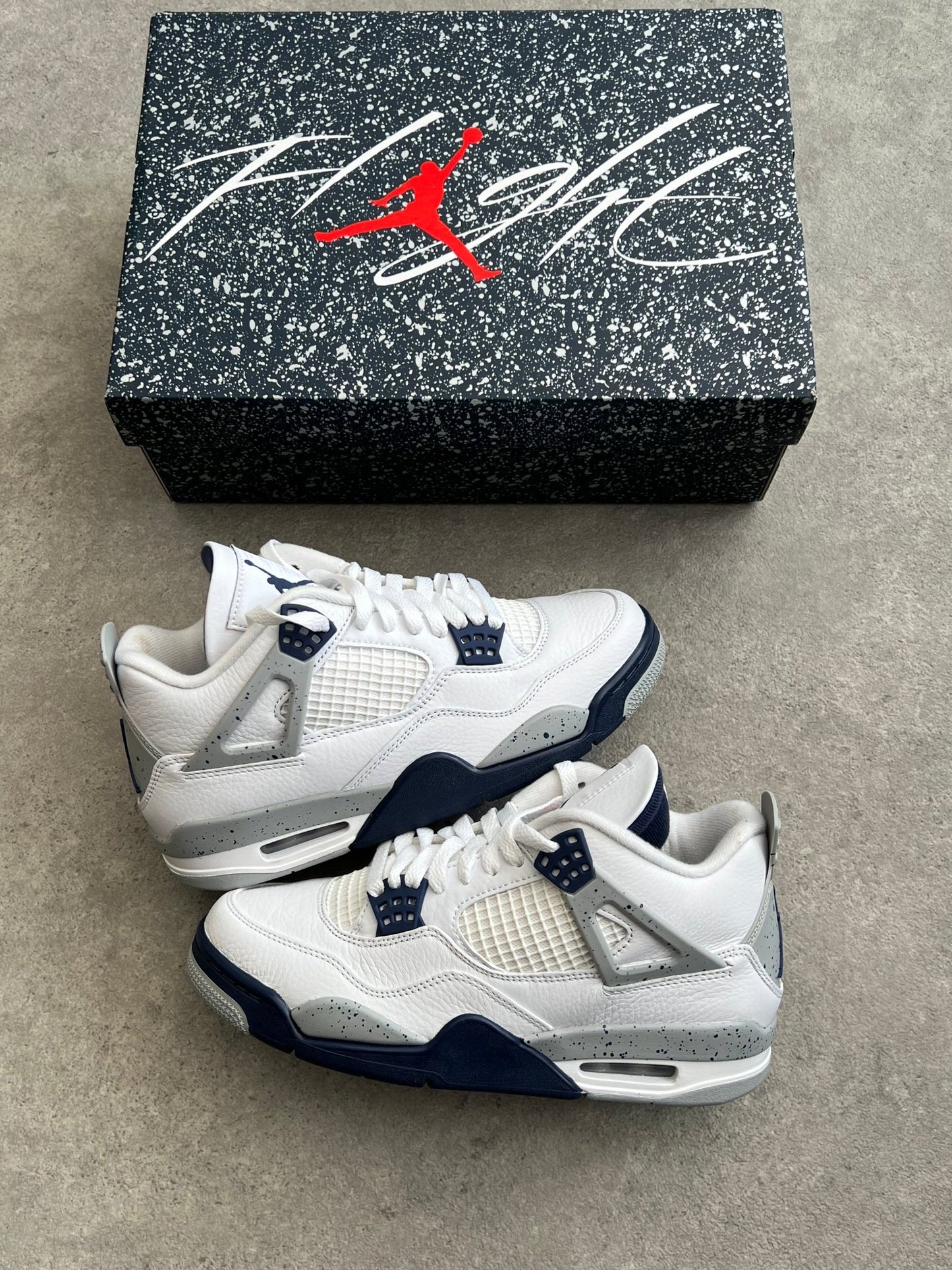 Nike - Jordan 4 Midnight Navy - Heat Providers