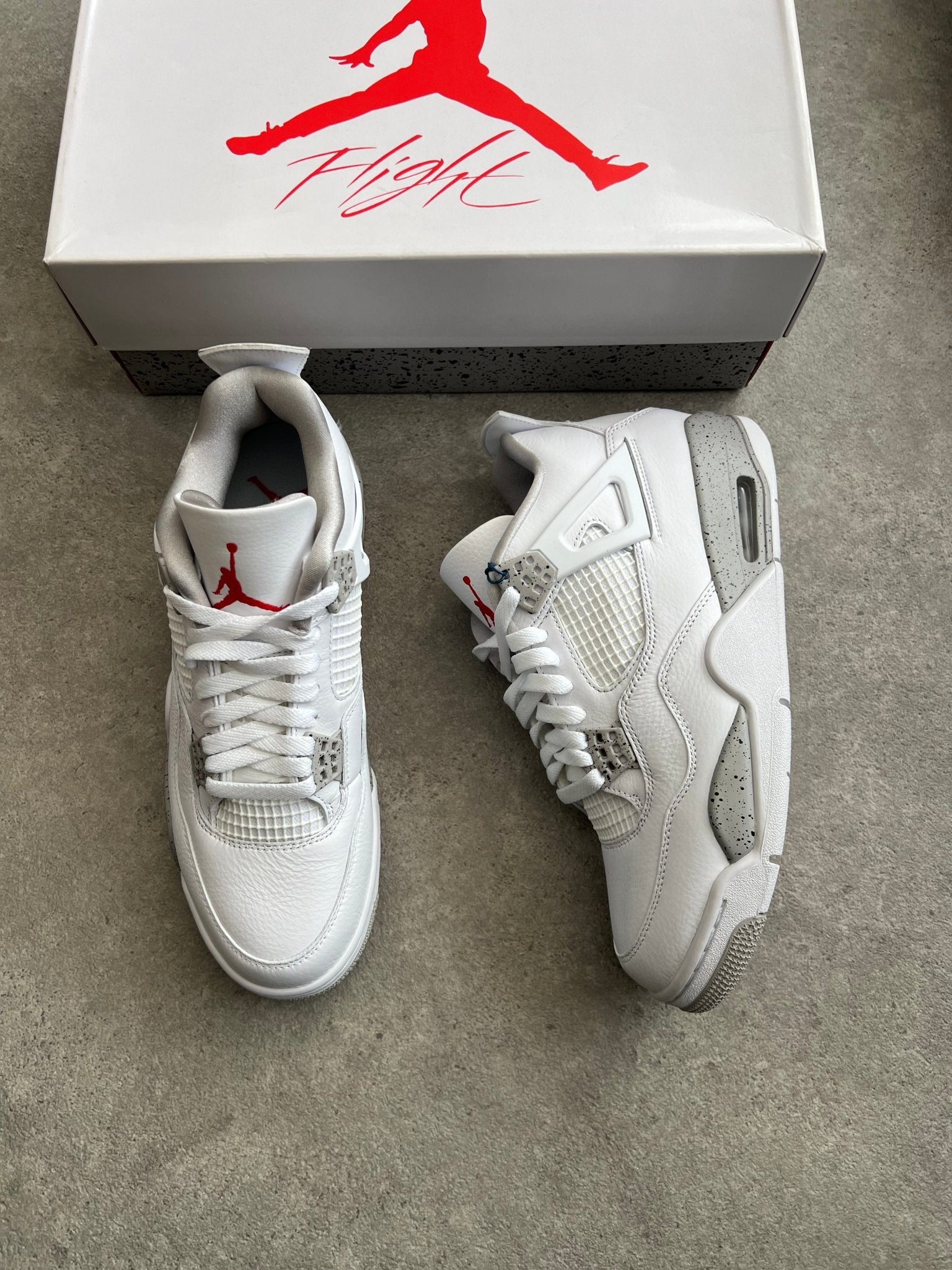 Nike - Jordan 4 White Oreo (2021) - Heat Providers