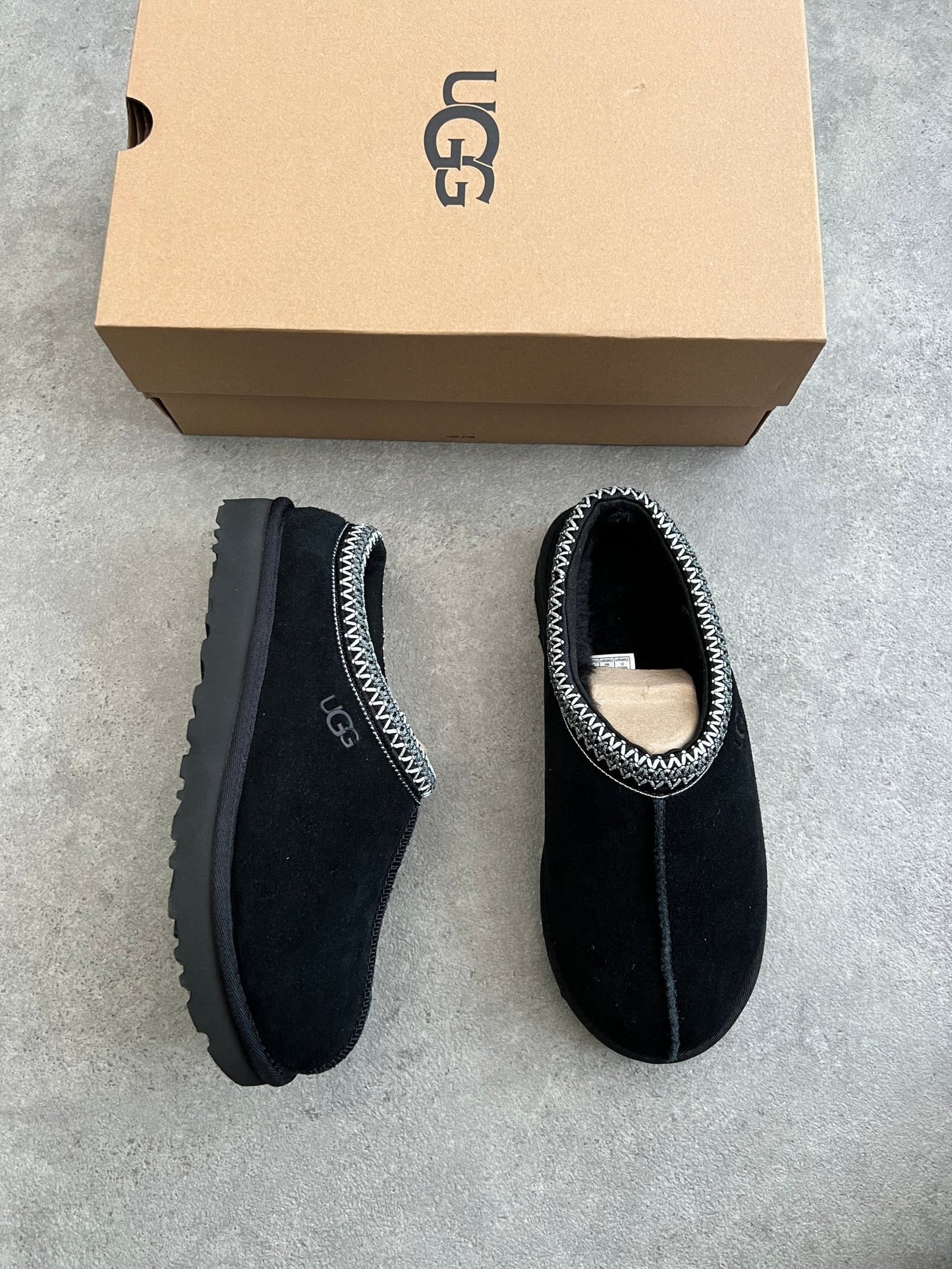 UGG - Tasman Slipper Black (W) - Heat Providers